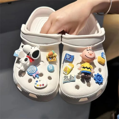 Miniso Cartoon Cute Designer Shoe Charms Snoopy Series Cartoon Diy Slippers Accessories Girls And Women Party Gift