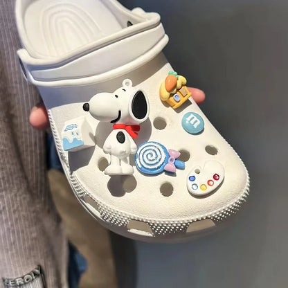 Miniso Cartoon Cute Designer Shoe Charms Snoopy Series Cartoon Diy Slippers Accessories Girls And Women Party Gift